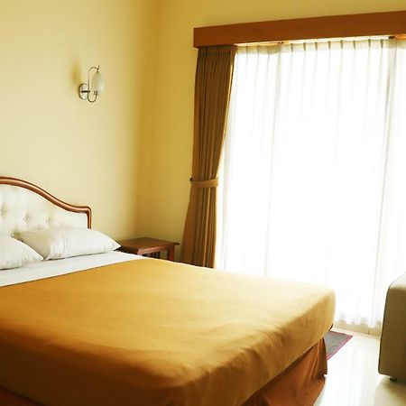 Puri Bernadi Guest House Lembang Dış mekan fotoğraf