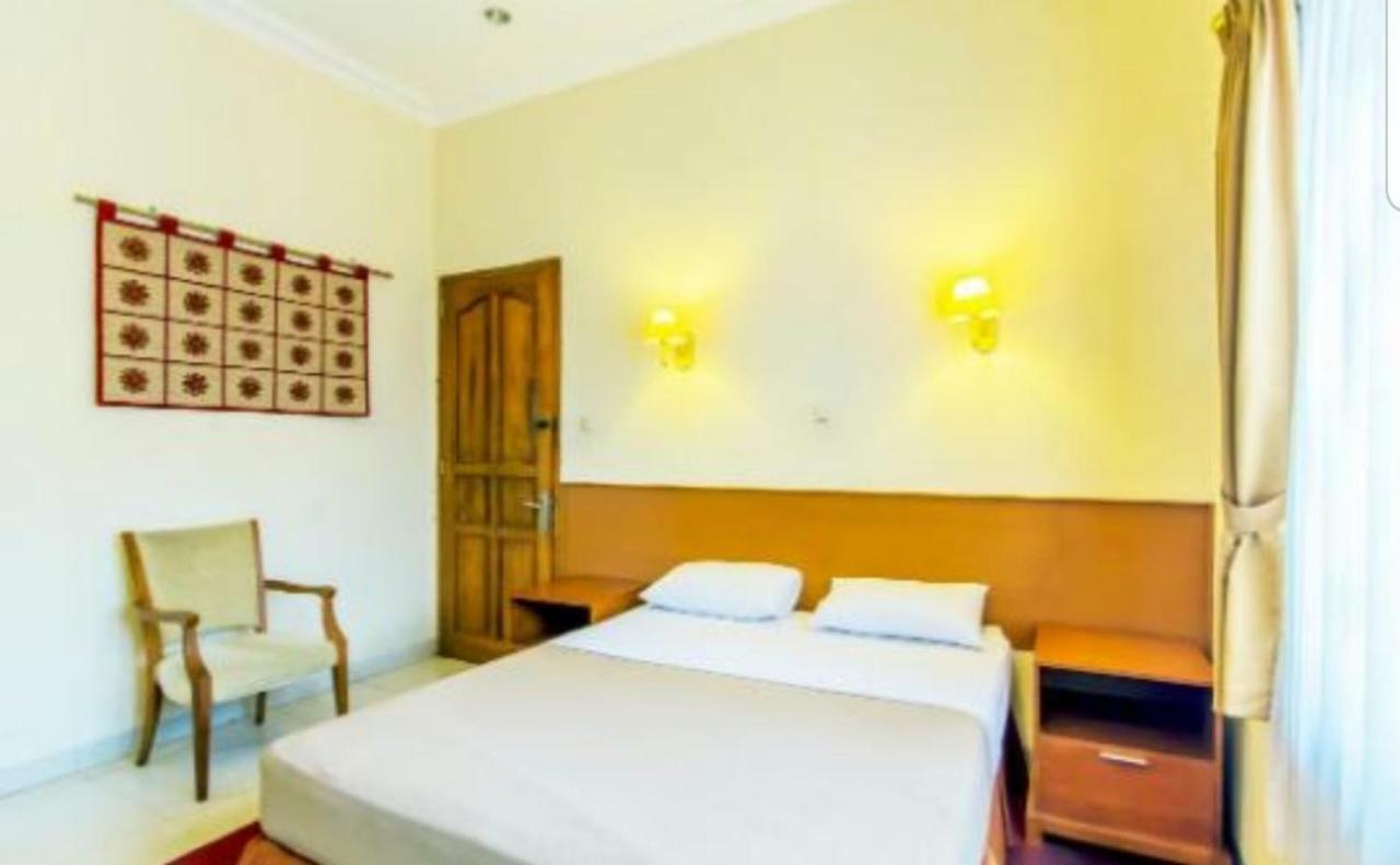 Puri Bernadi Guest House Lembang Dış mekan fotoğraf