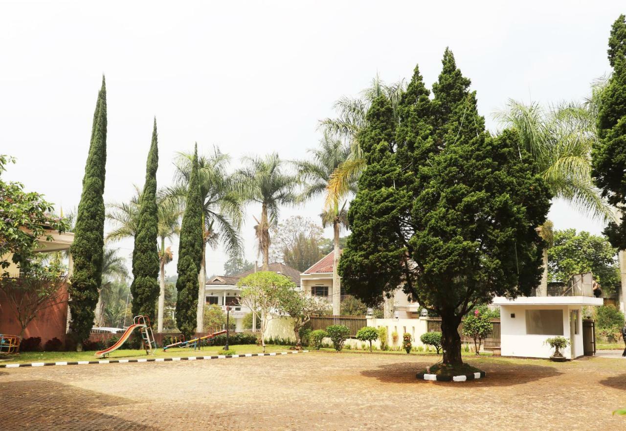 Puri Bernadi Guest House Lembang Dış mekan fotoğraf